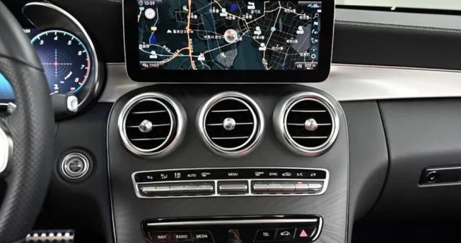 Mercedes-Benz C-Class 