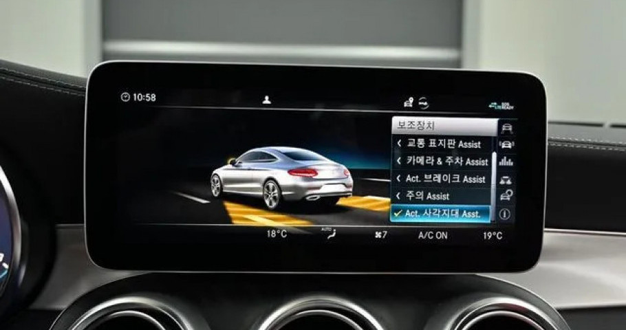 Mercedes-Benz C-Class 