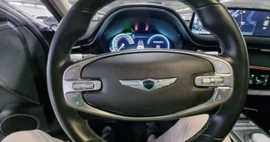 Genesis Gv70 