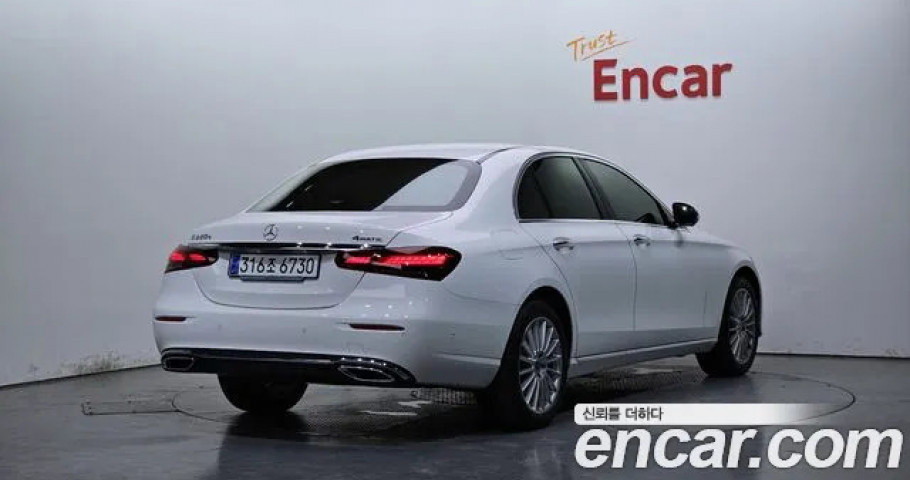 Mercedes-Benz E-Class 