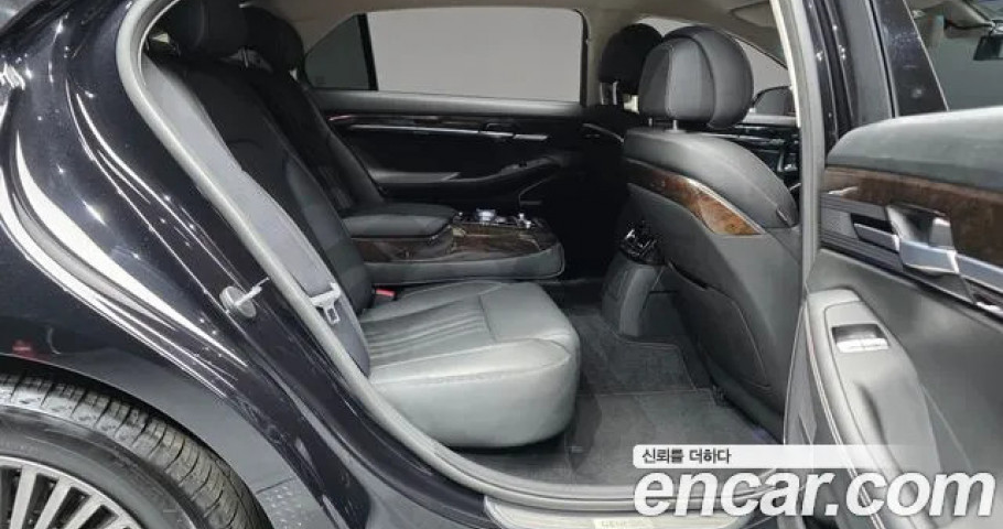 Genesis G90 