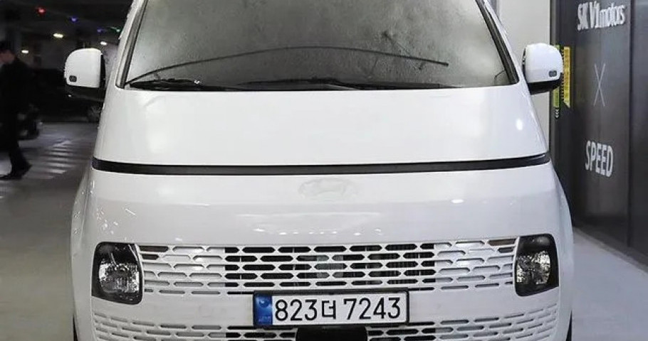 Hyundai Staria 