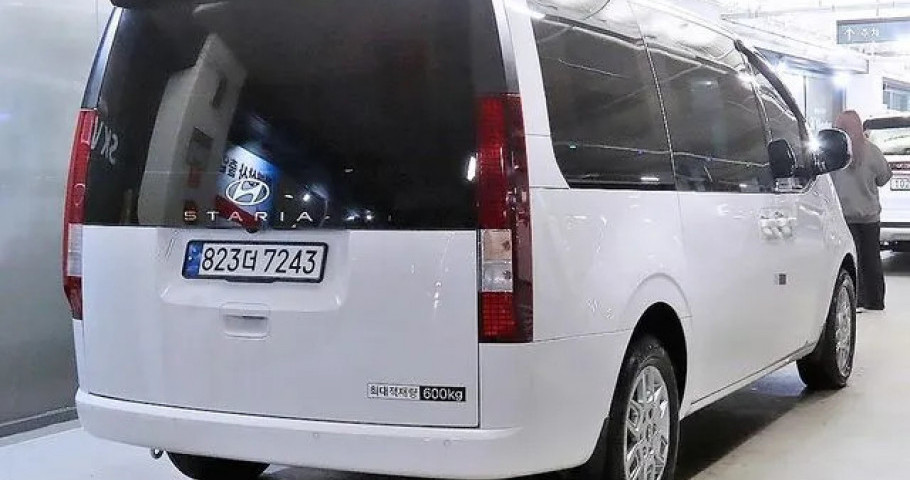 Hyundai Staria 