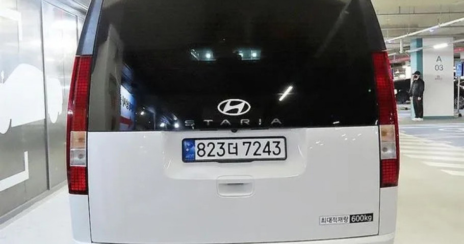 Hyundai Staria 