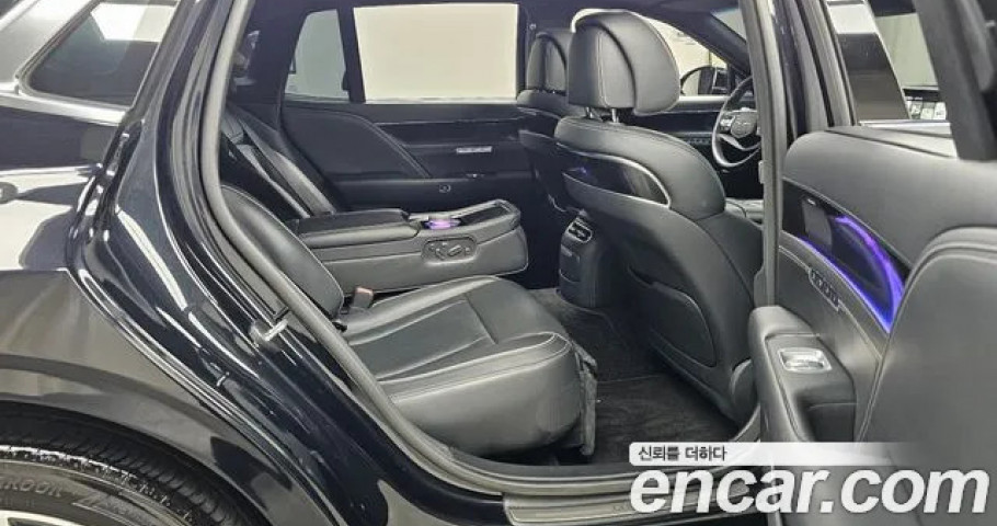 Genesis G90 