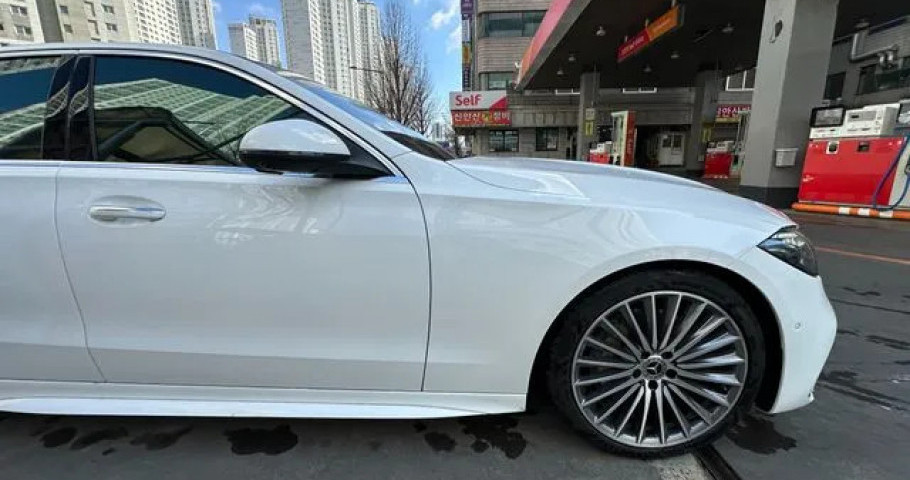 Mercedes-Benz C-Class 