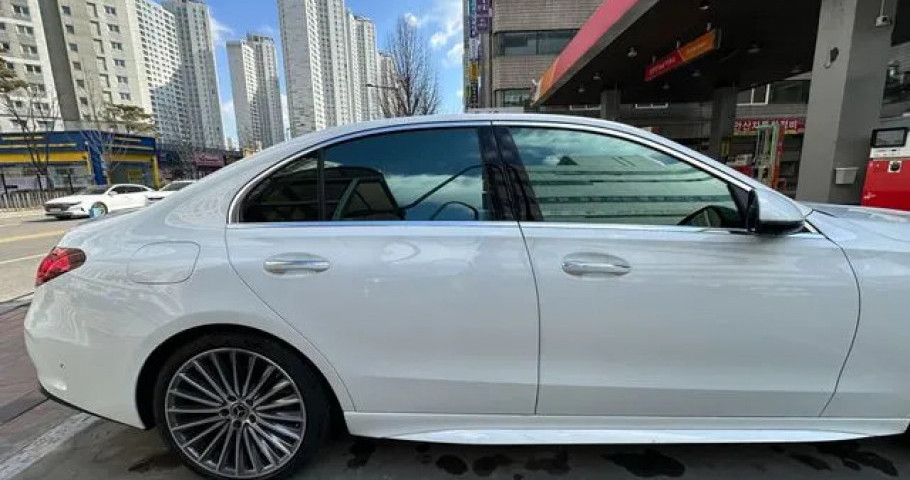 Mercedes-Benz C-Class 