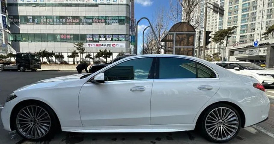Mercedes-Benz C-Class 