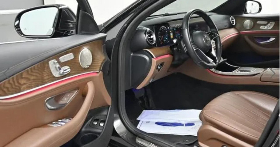 Mercedes-Benz E-Class 