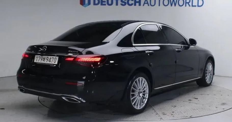 Mercedes-Benz E-Class 