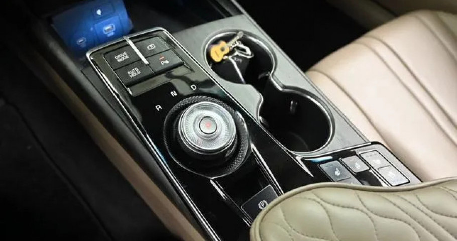 Kia K8 