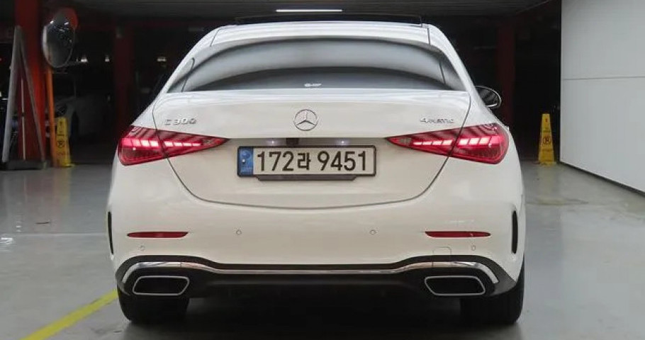 Mercedes-Benz C-Class 