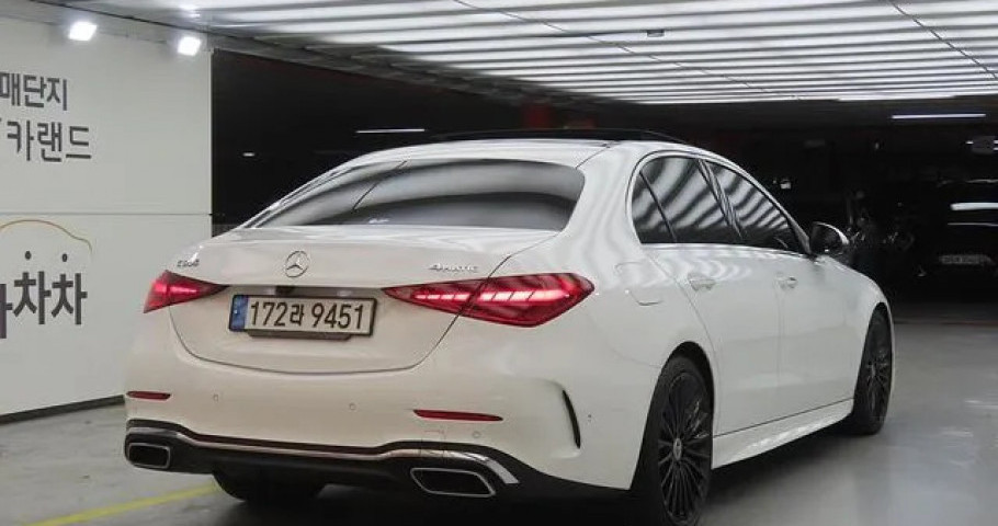 Mercedes-Benz C-Class 