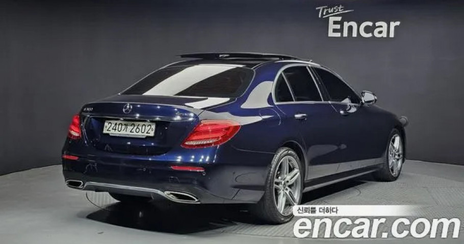 Mercedes-Benz E-Class 