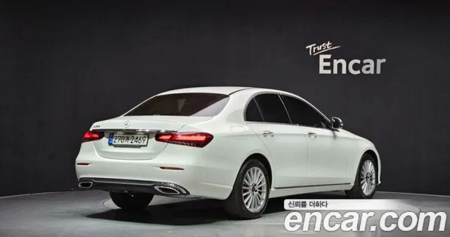 Mercedes-Benz E-Class 