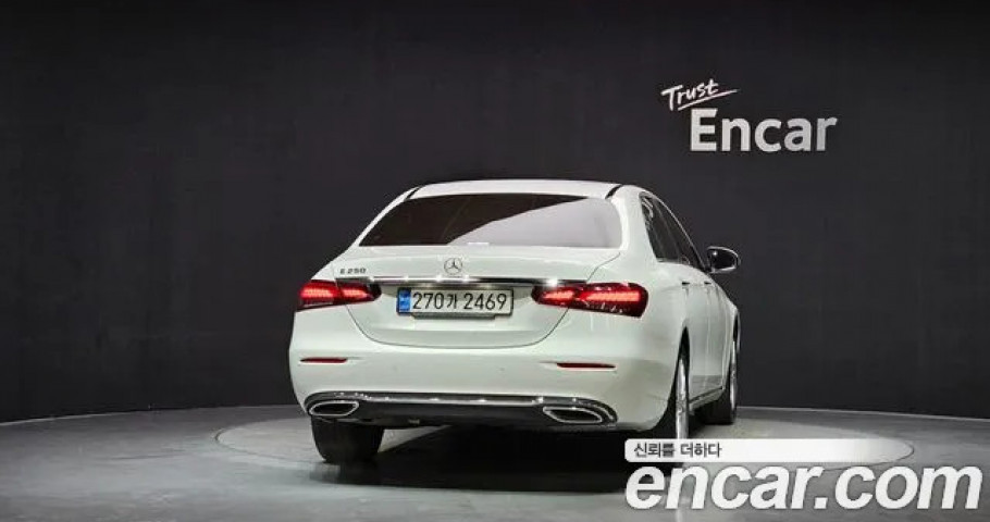 Mercedes-Benz E-Class 