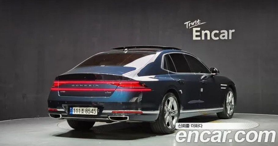 Genesis G90 