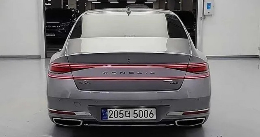 Genesis G90 