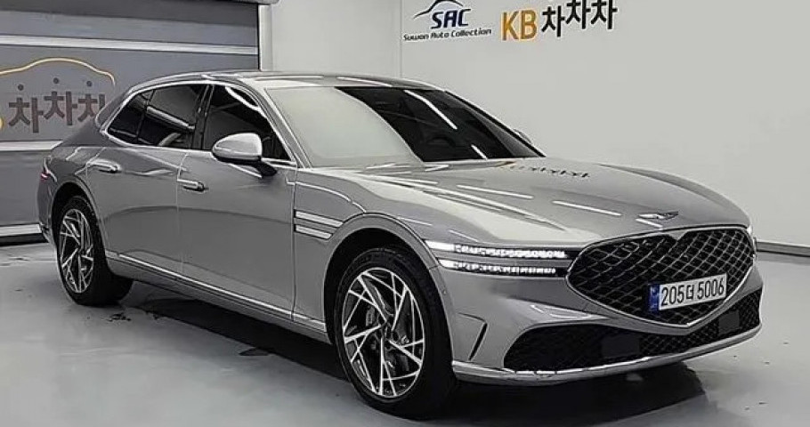 Genesis G90 