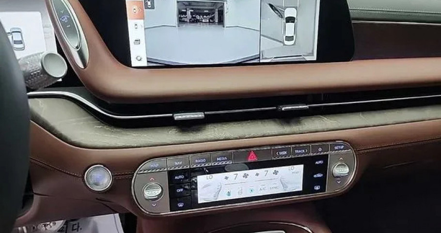 Genesis G90 