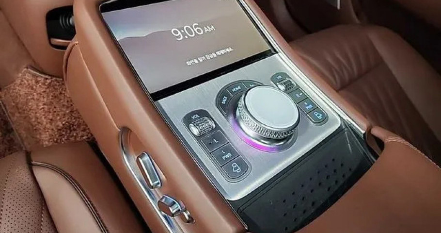 Genesis G90 