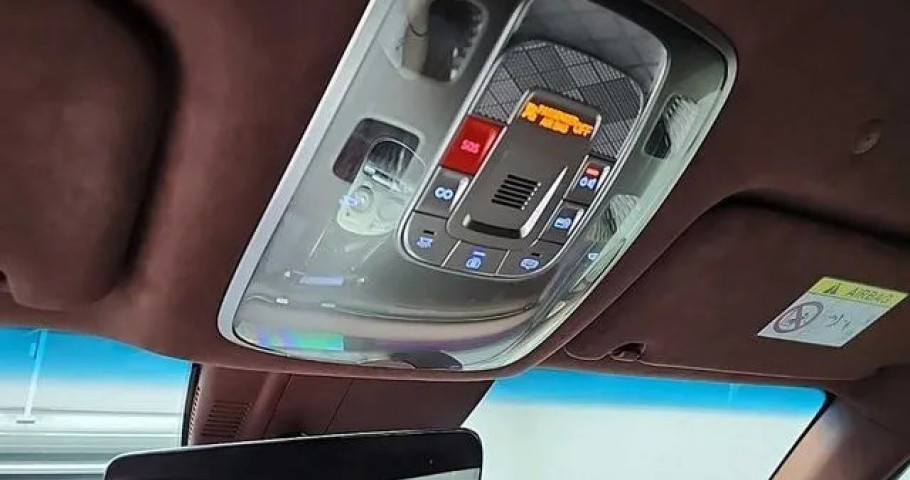 Genesis G90 