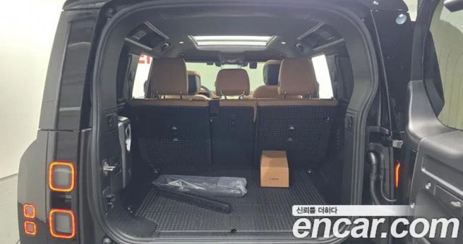 Land Rover Defender 