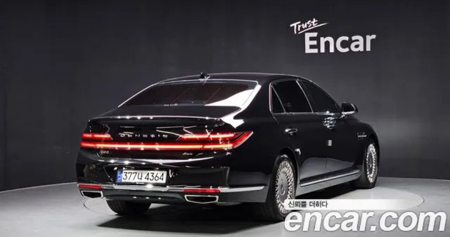 Genesis G90 