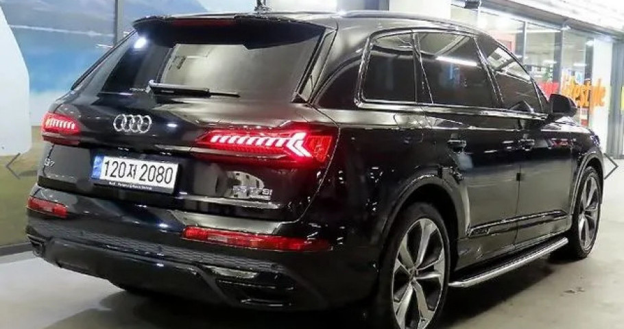 Audi Q7 