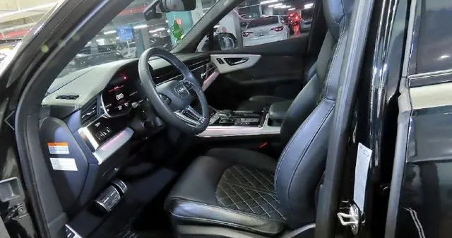 Audi Q7 