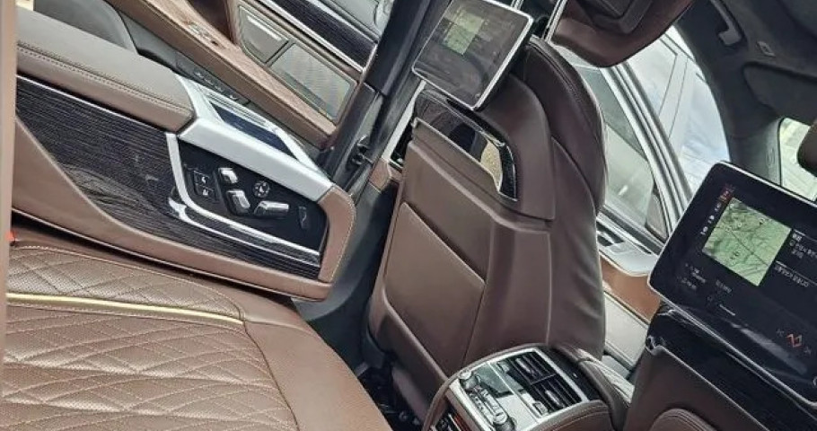 Bmw 7-Series 