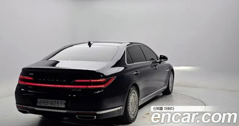 Genesis G90 