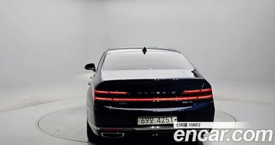 Genesis G90 