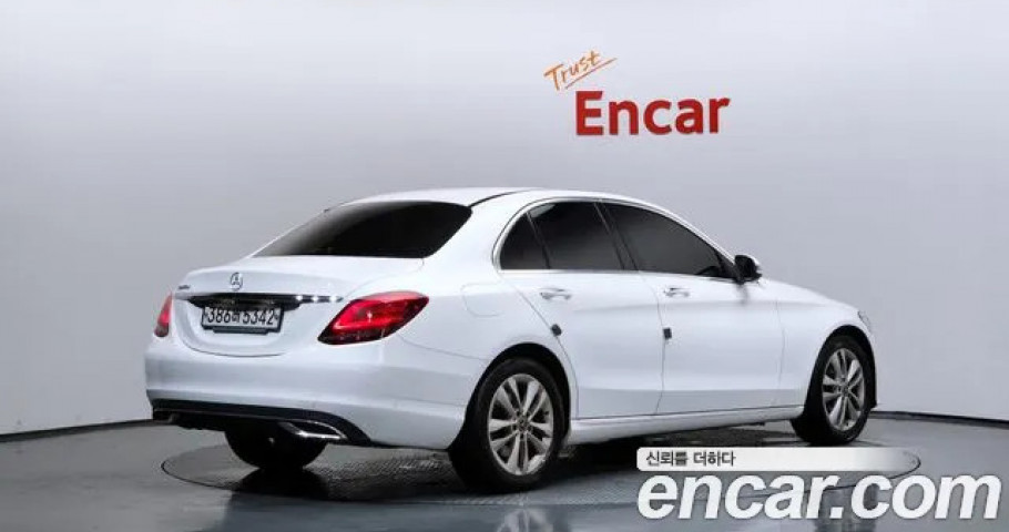 Mercedes-Benz C-Class 