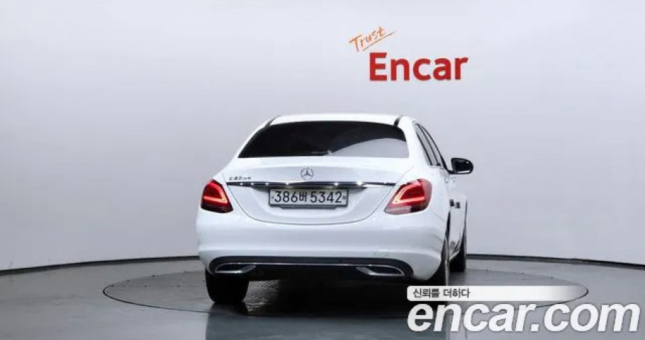 Mercedes-Benz C-Class 