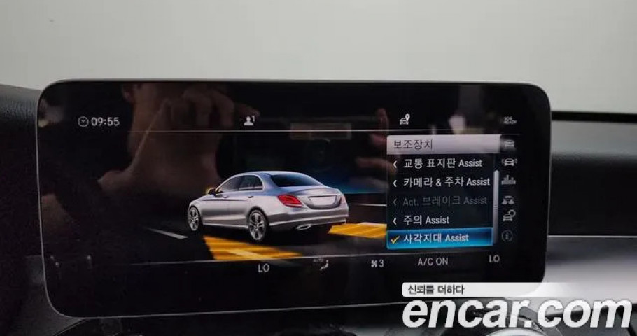 Mercedes-Benz C-Class 