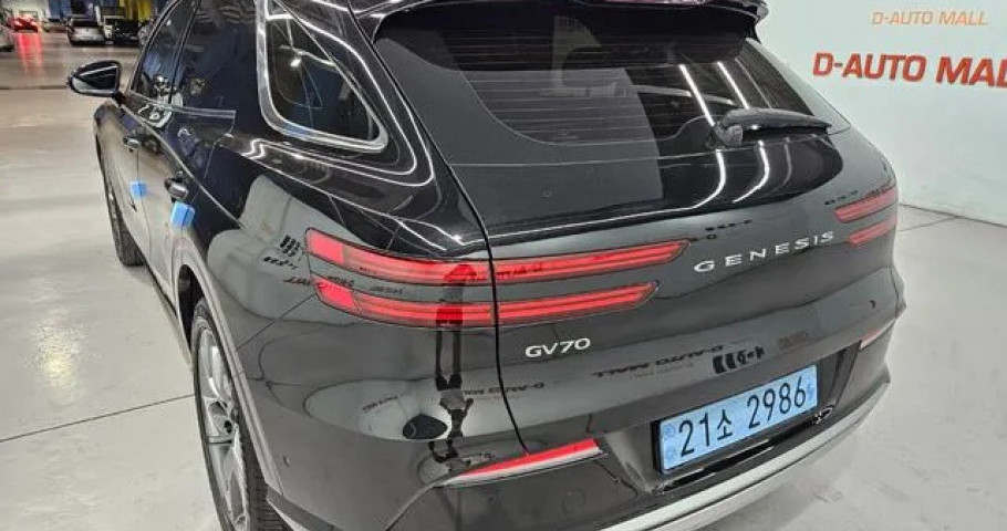Genesis Gv70 