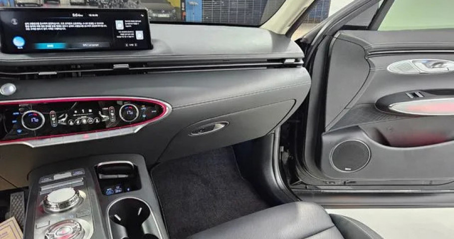 Genesis Gv70 