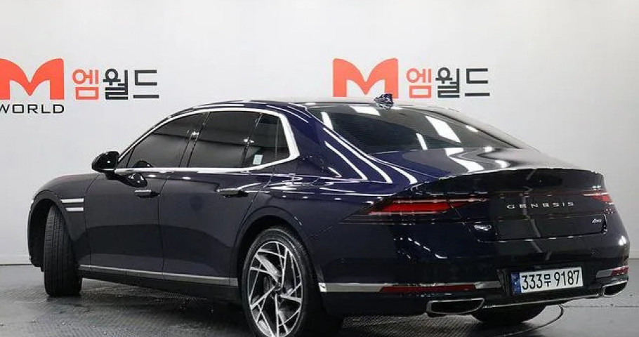 Genesis G90 
