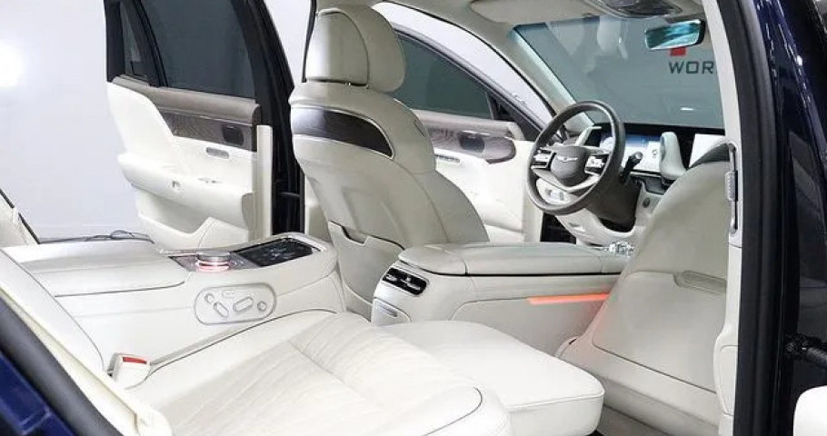 Genesis G90 