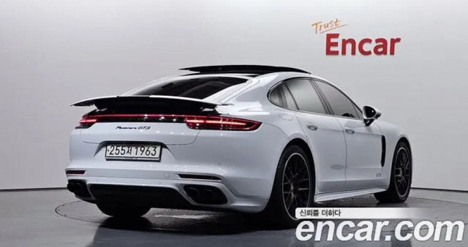 Porsche Panamera 