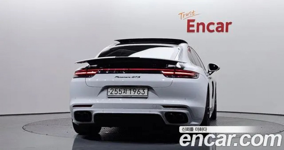 Porsche Panamera 