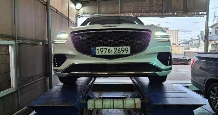 Genesis Gv70 