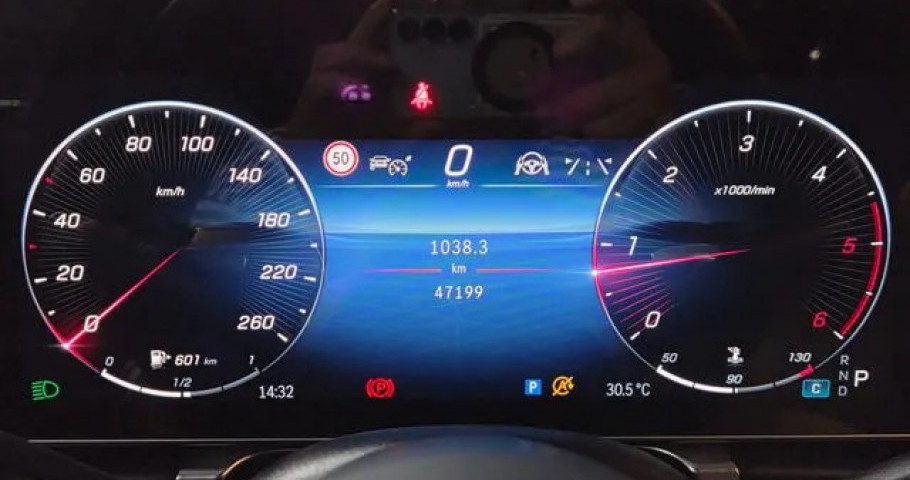 Mercedes-Benz S-Class 
