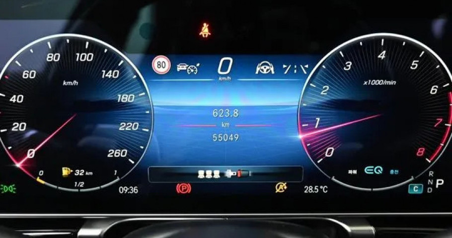 Mercedes-Benz S-Class 