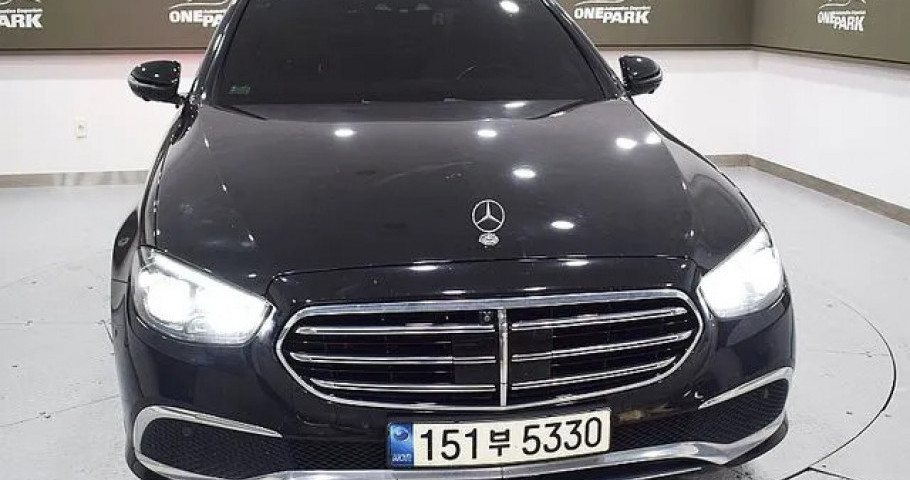 Mercedes-Benz E-Class 
