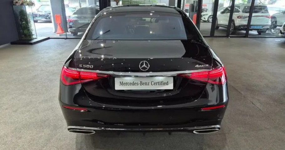 Mercedes-Benz S-Class 