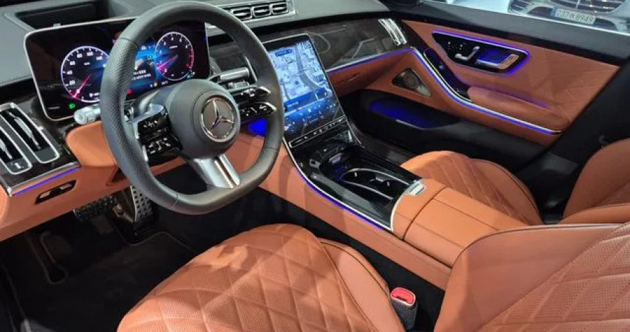 Mercedes-Benz S-Class 