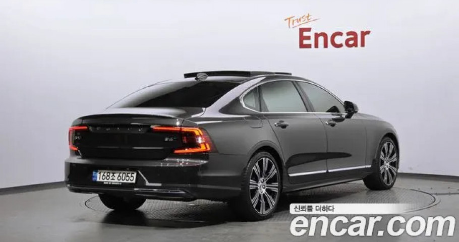 Volvo S90 