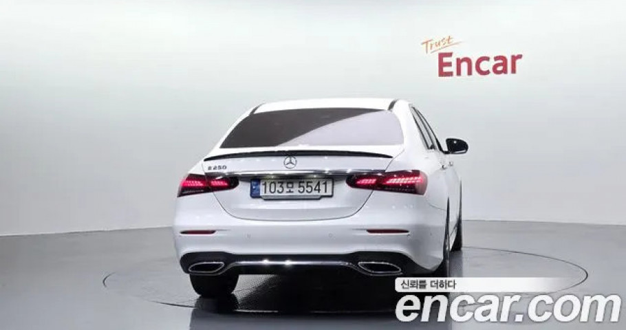 Mercedes-Benz E-Class 